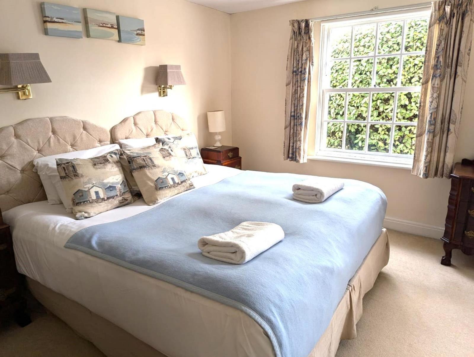 Georgian 2 Bedroom Apartment In Chichester With Free Parking - Chichester Holiday Properties Esterno foto
